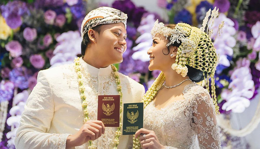 New Couple in Town: Ini Dia Deretan Artis Top Indonesia yang Resmi Jadi Pasutri!