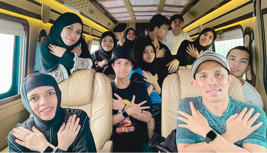 Momen Keluarga Gen Halilintar Pulang Kampung ke Indonesia!