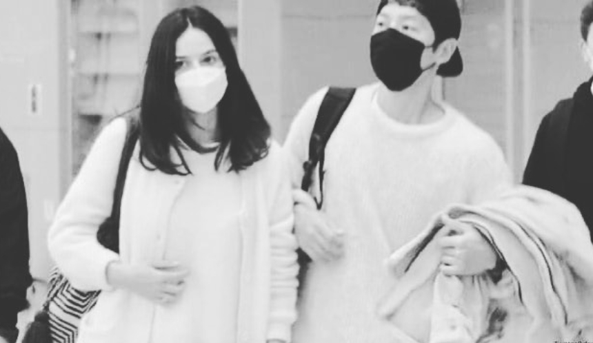 SOLD OUT! Song Joong Ki Resmi Melepas Status Duda & Mengumumkan Kehamilan Sang Istri